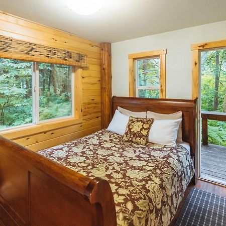 Bella Coola Grizzly Tours And Resort Hagensborg Εξωτερικό φωτογραφία