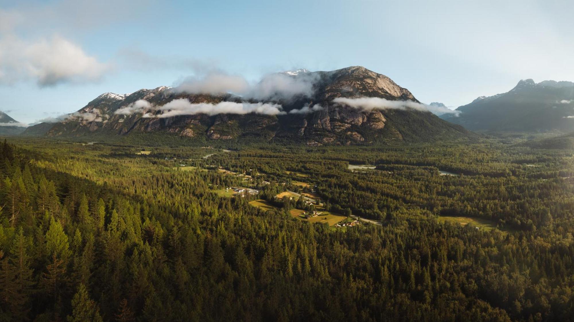 Bella Coola Grizzly Tours And Resort Hagensborg Εξωτερικό φωτογραφία