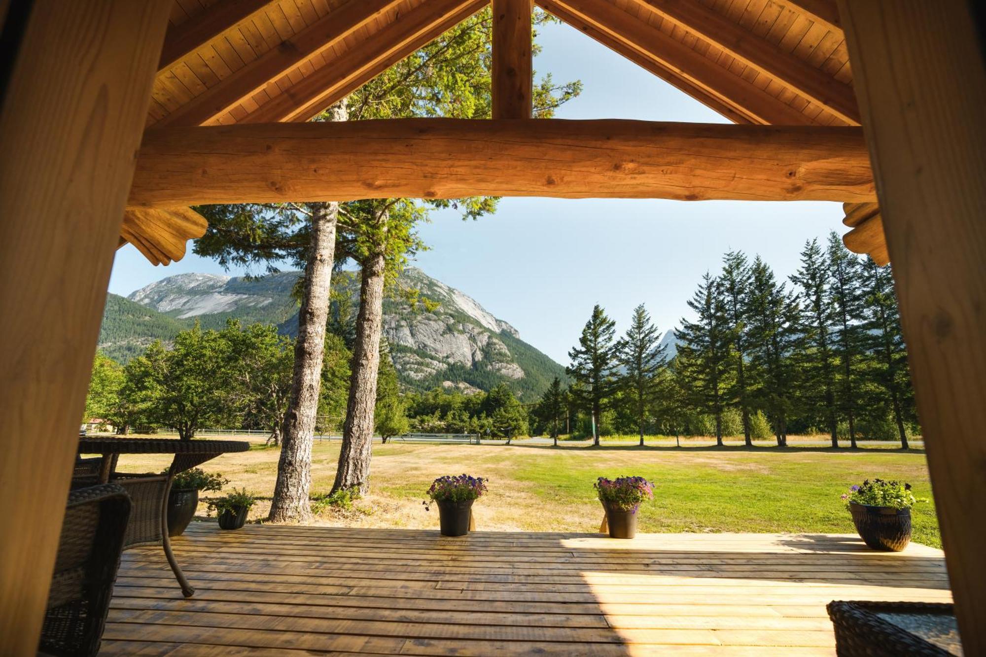 Bella Coola Grizzly Tours And Resort Hagensborg Εξωτερικό φωτογραφία